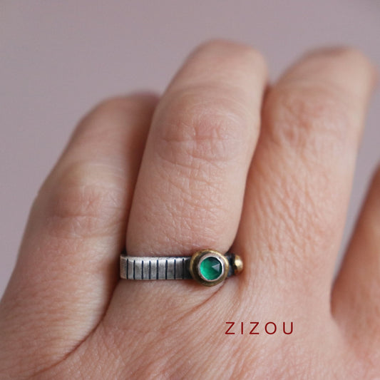 Crown ring / green onyx