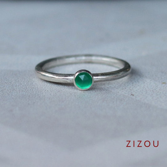 Minimal / green onyx / round / ring