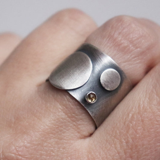 Polka dots / citrine / ring