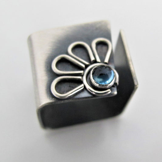 Daisy / topaz / square / ring