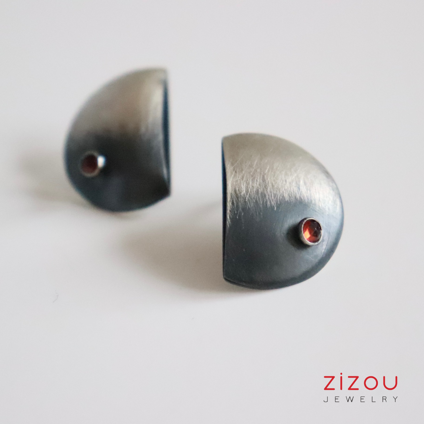 The Moon / garnet / earrings