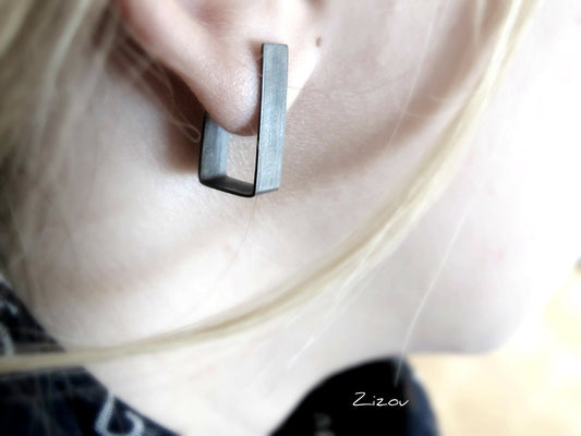E / earrings