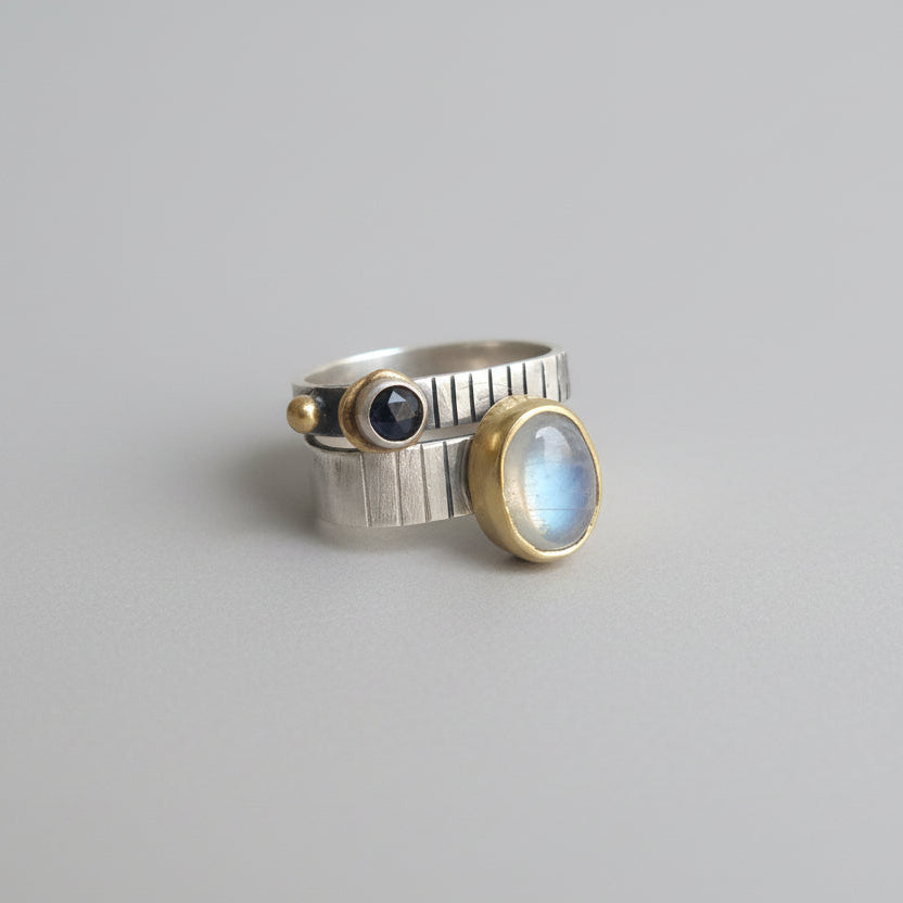 Crown ring 2-in-1 / black spinel moonstone