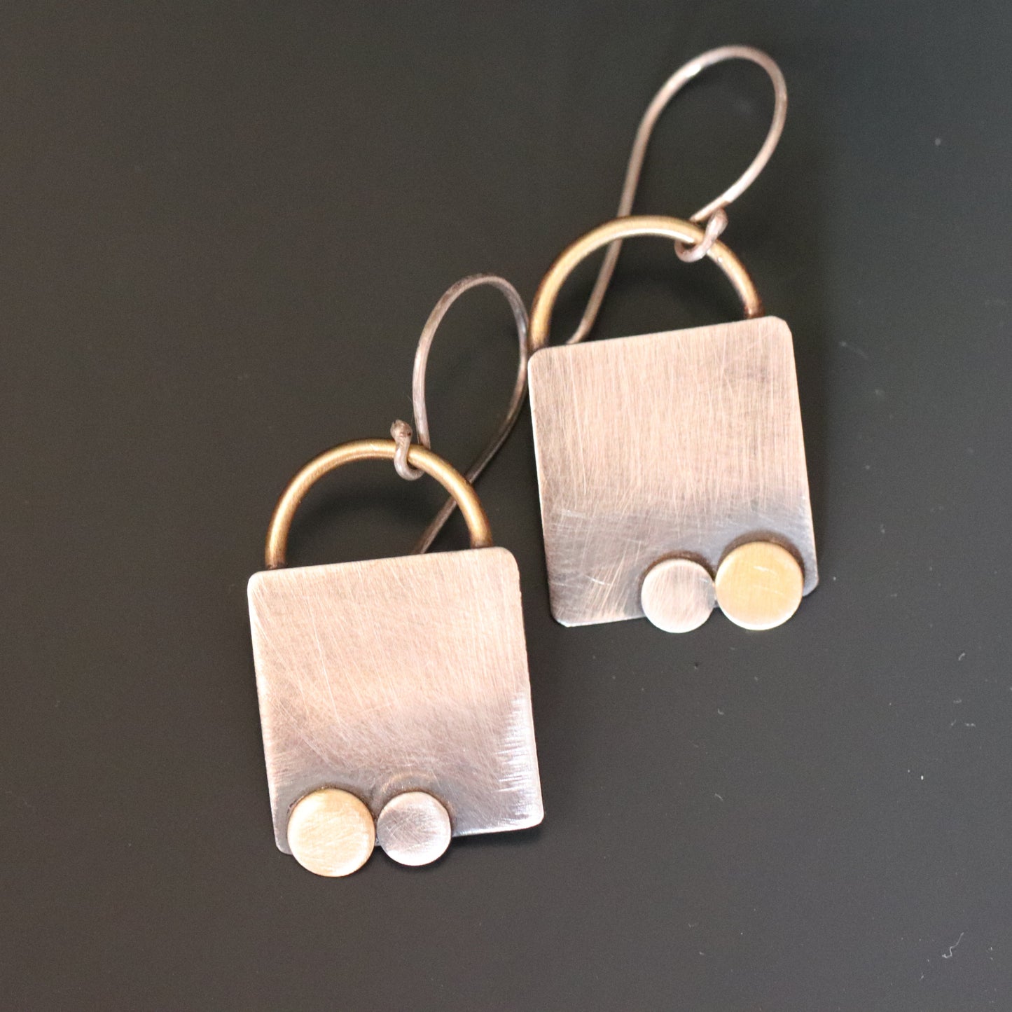 2 dots/earrings