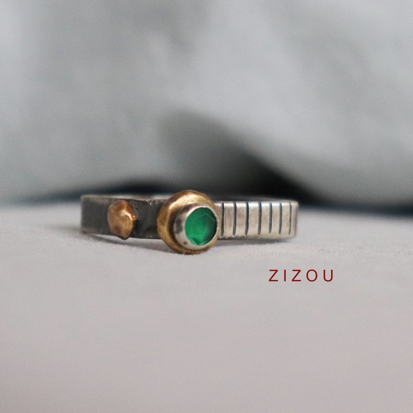 Crown ring / green onyx