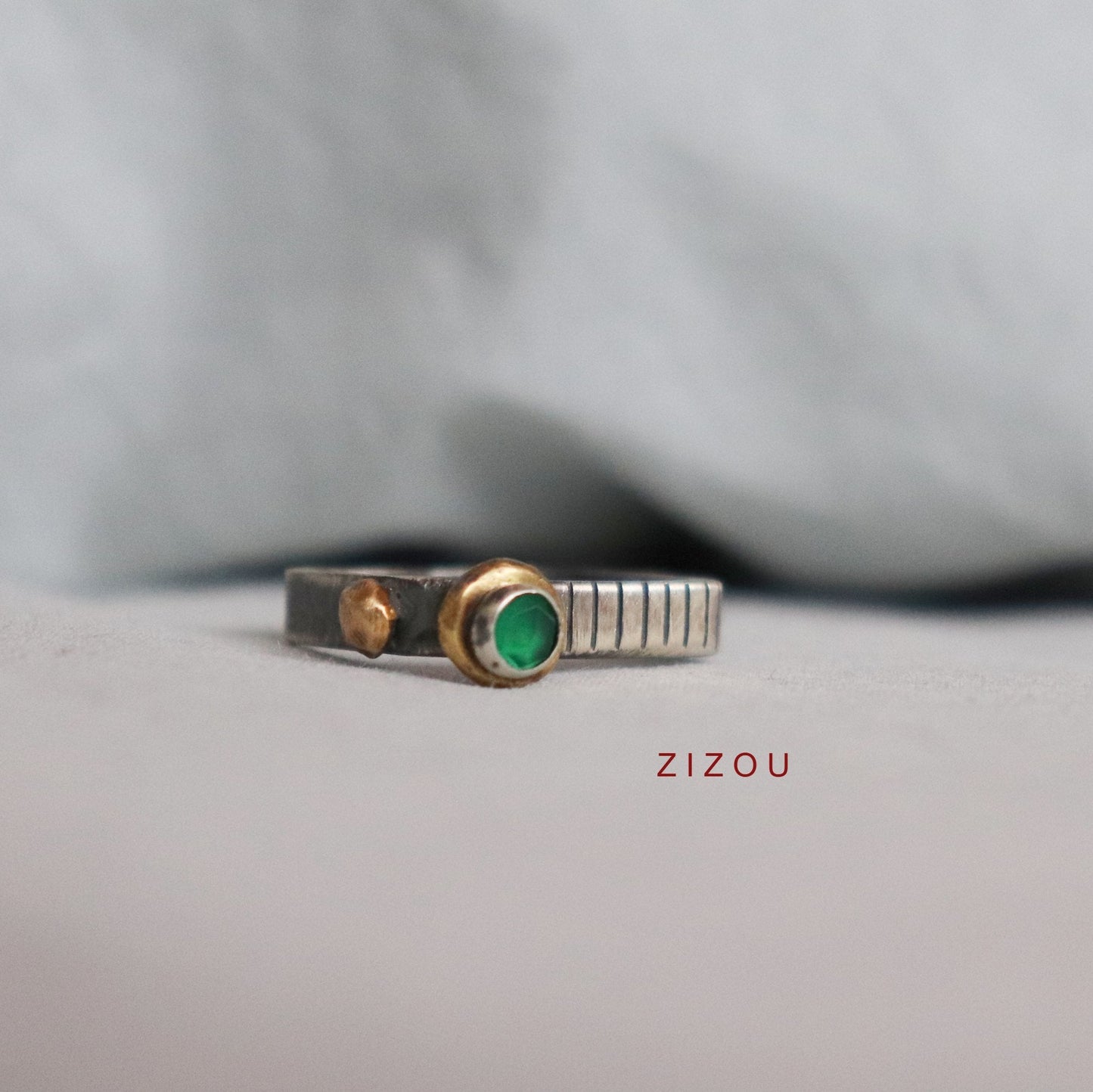 Crown ring / green onyx
