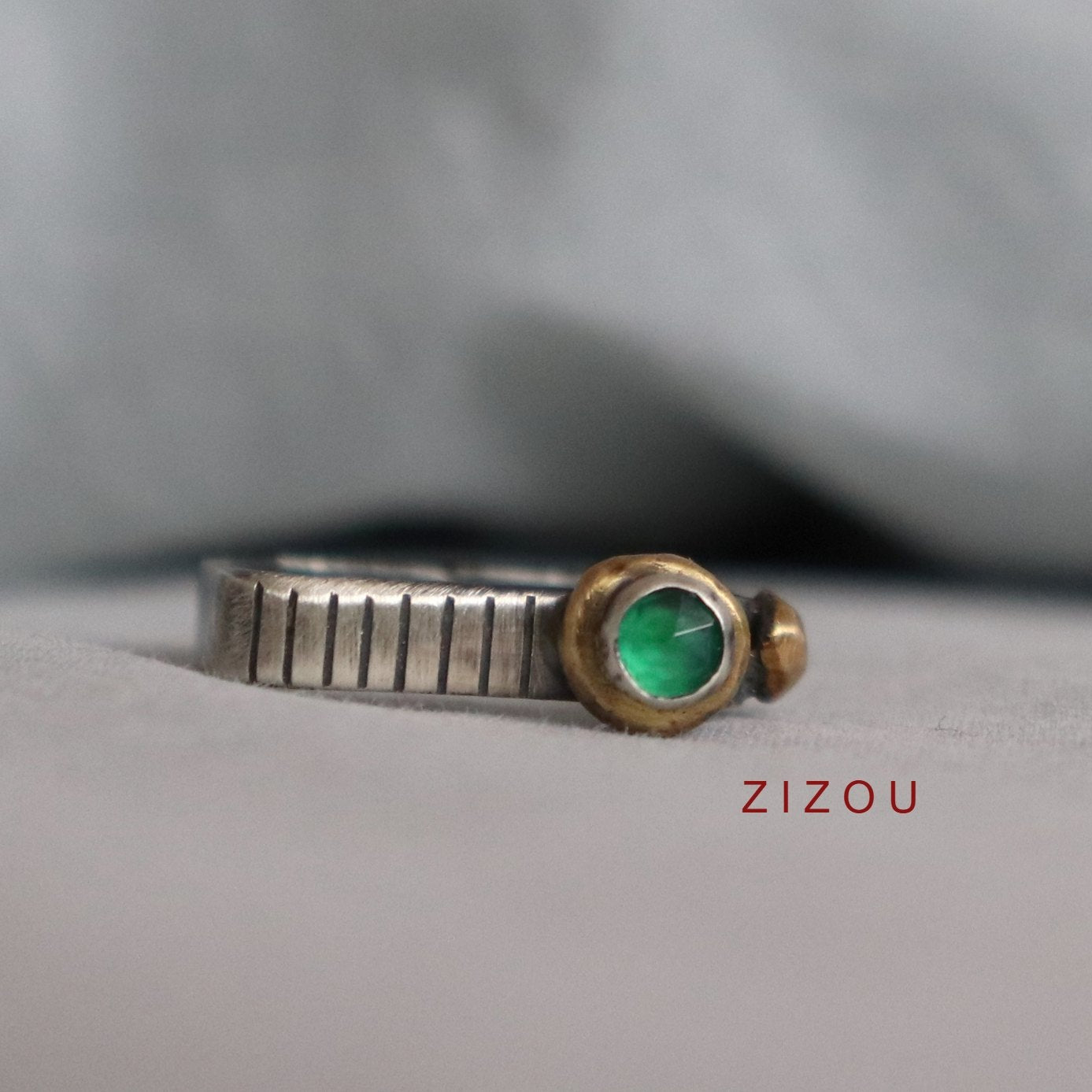 Crown ring / green onyx
