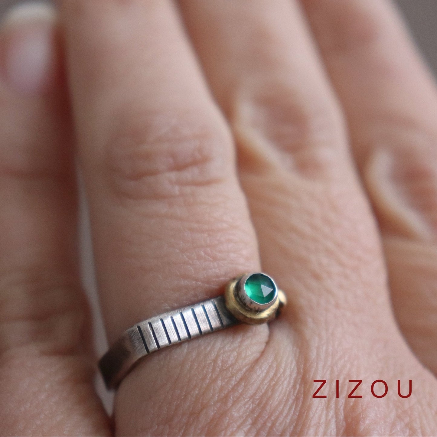 Crown ring / green onyx