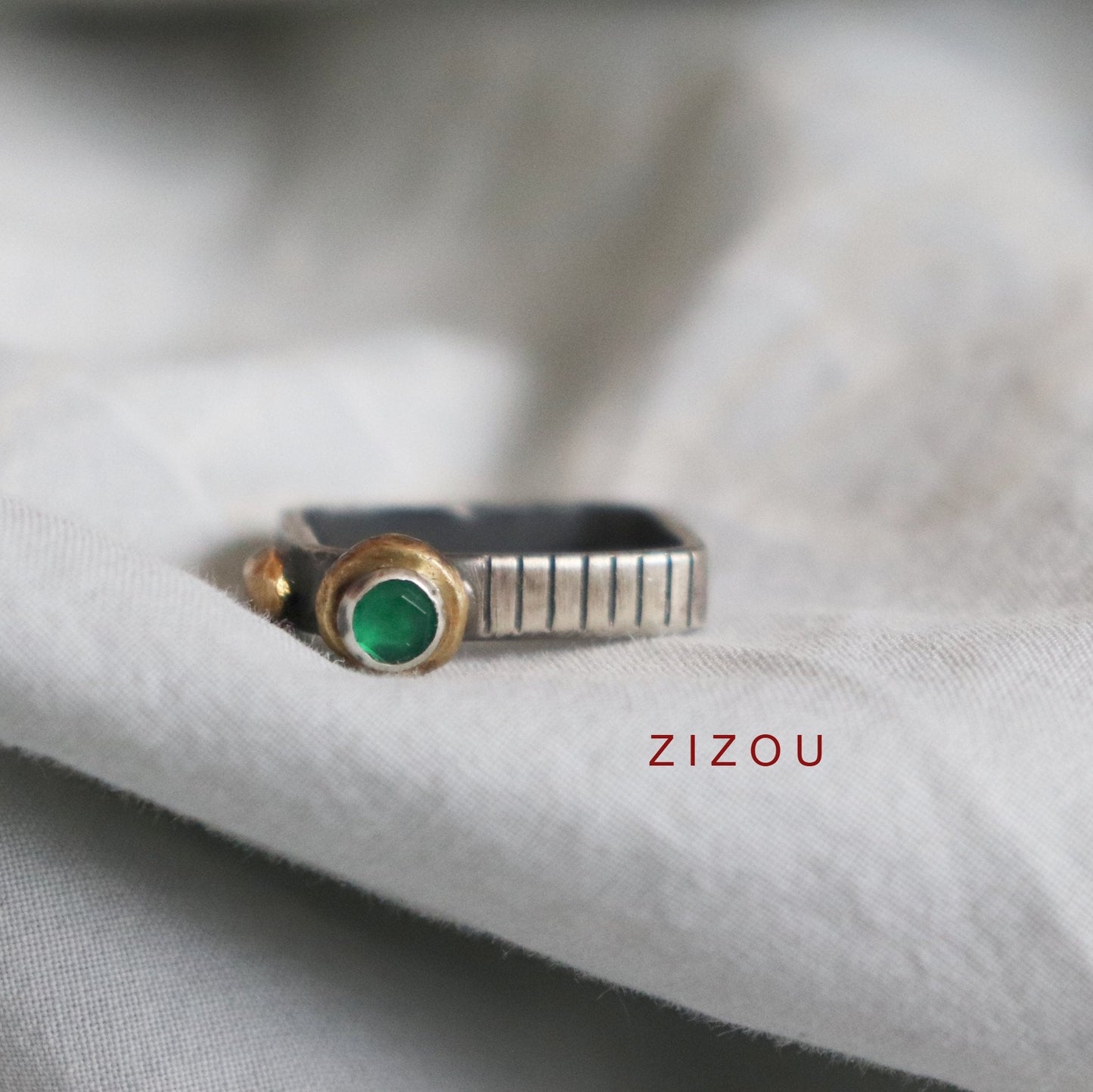Crown ring / green onyx