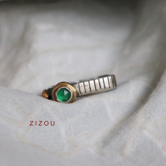 Crown ring / green onyx