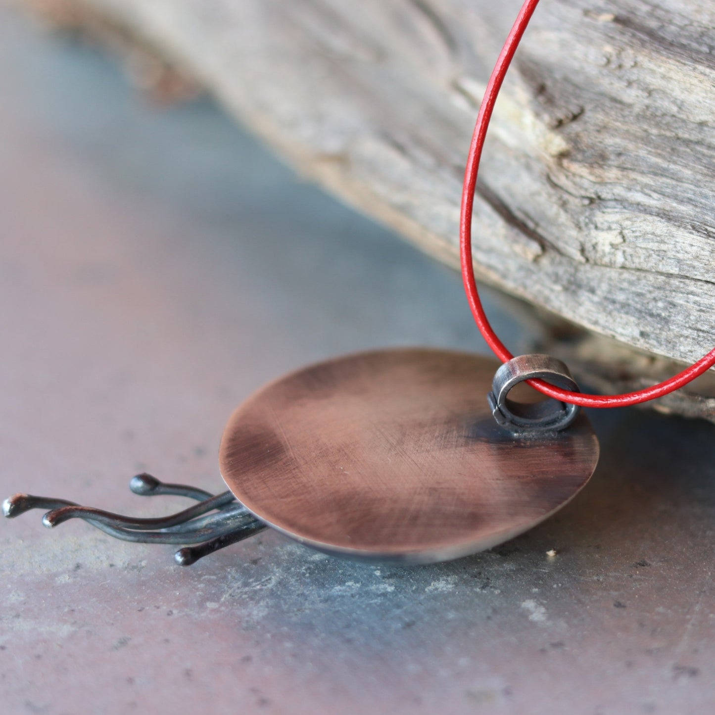 O / necklace L
