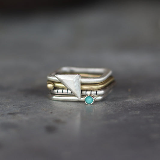 4U1 Escape the ordinary / square / ring