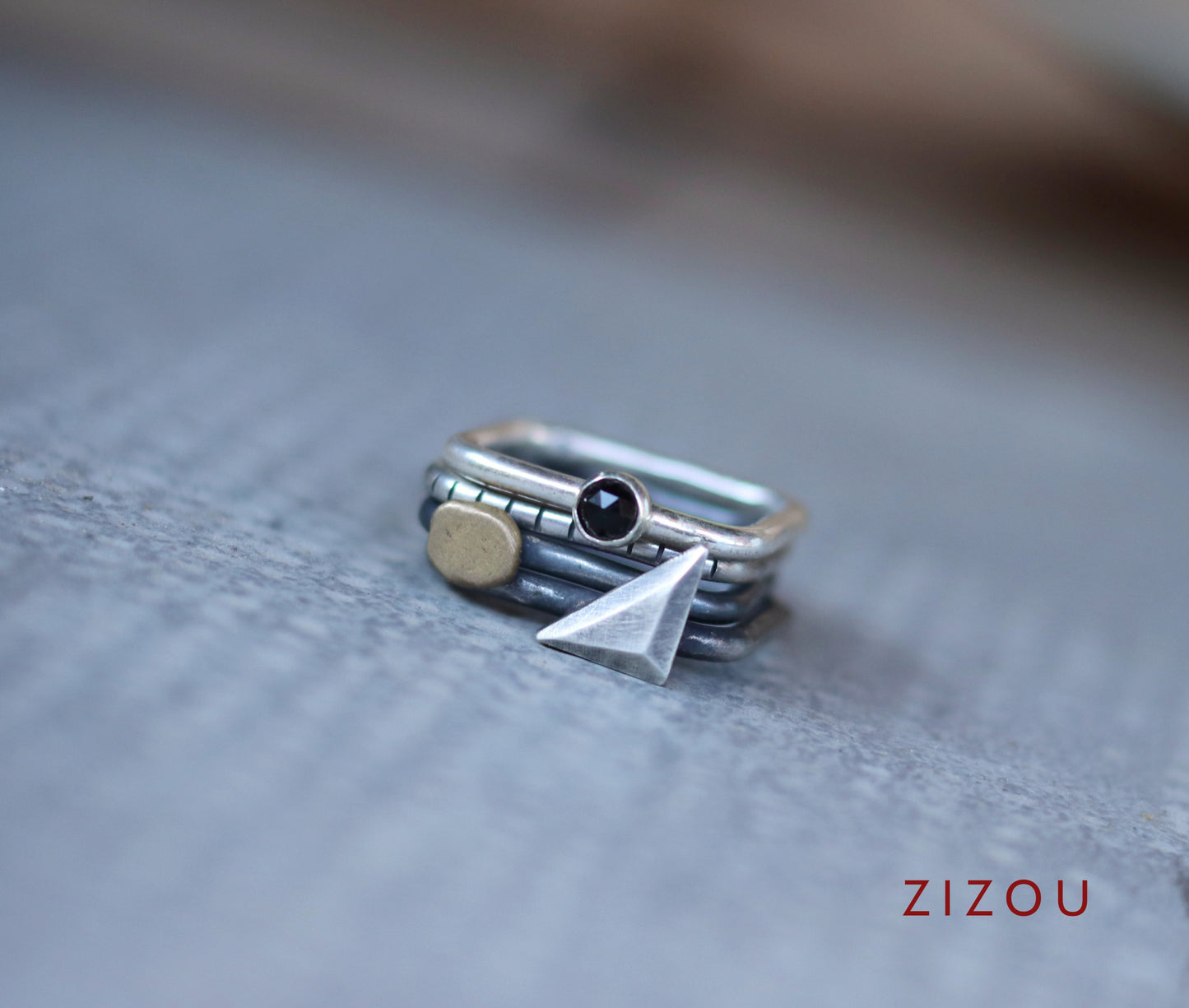 4U1 Escape the ordinary II / square/ ring