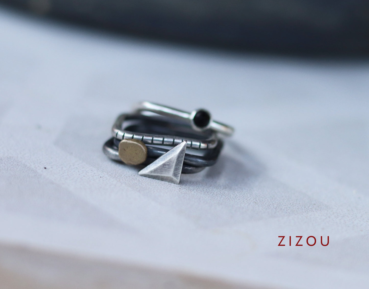 4U1 Escape the ordinary II / square/ ring