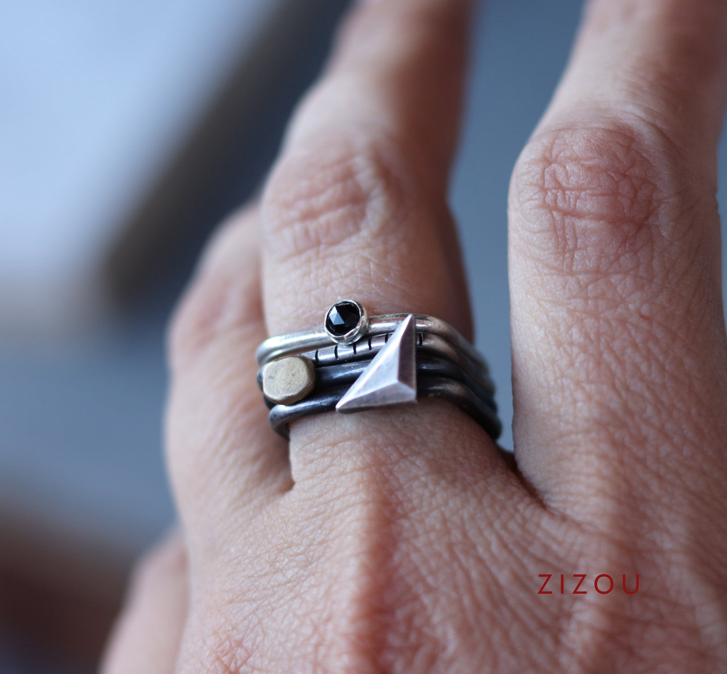 4U1 Escape the ordinary II / square/ ring