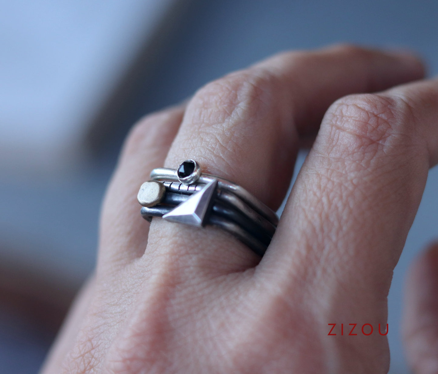 4U1 Escape the ordinary II / square/ ring