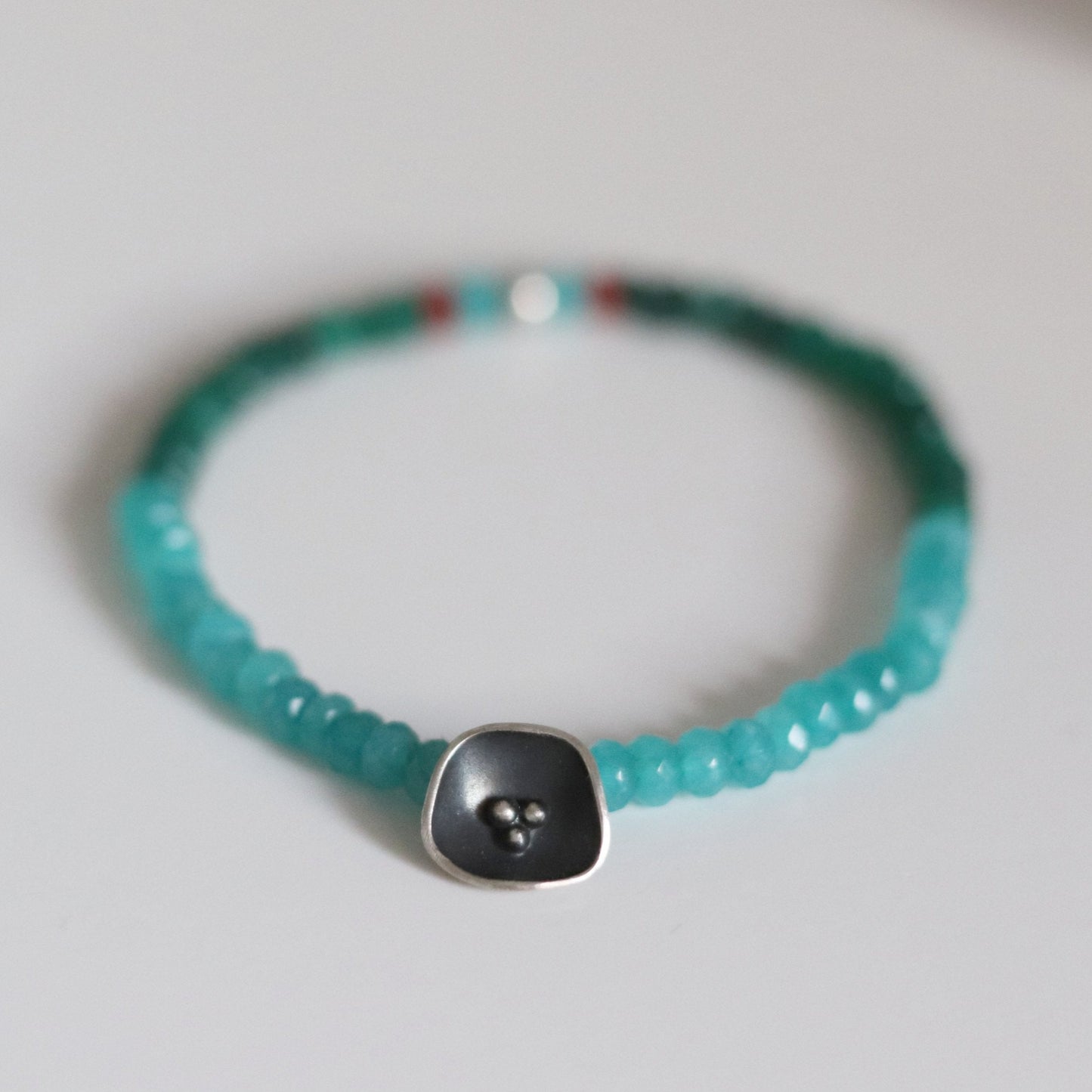 Black flower / elastic bracelet