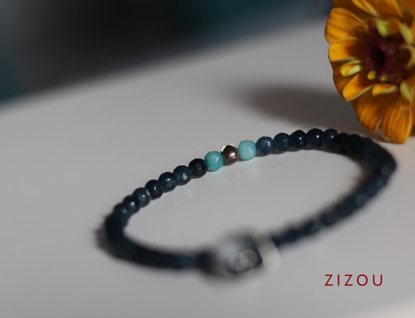 Black flower / elastic bracelet