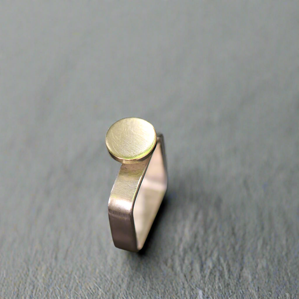 The SUN / ring