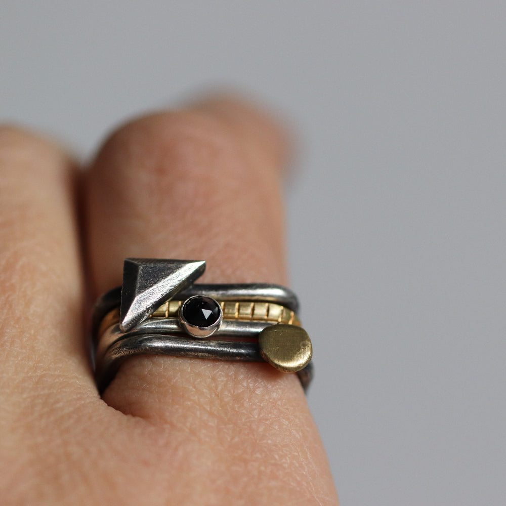 4U1 Escape the ordinary III / ring