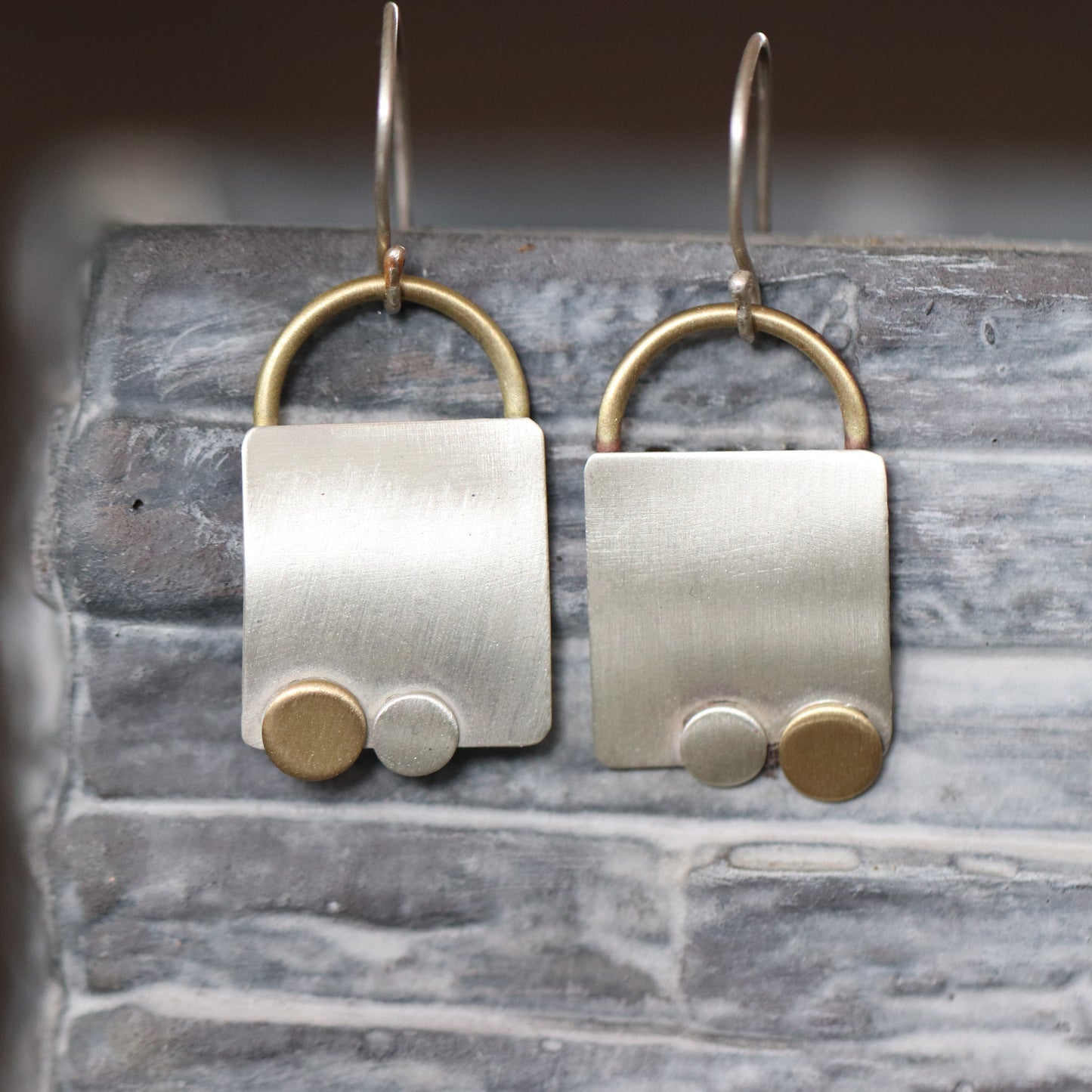 2 dots/earrings
