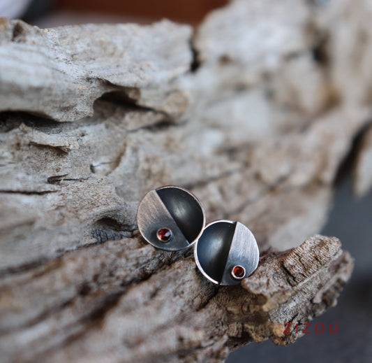 Moon phases / stud earrings