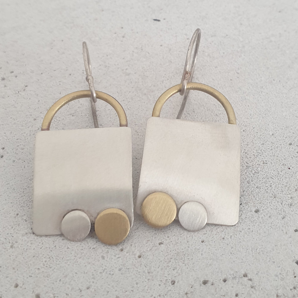 2 dots/earrings
