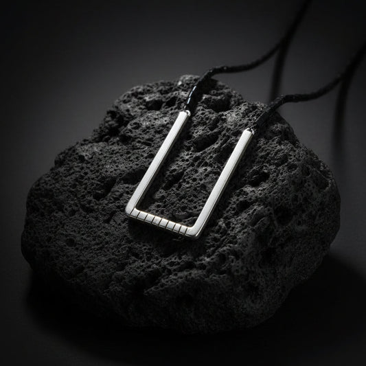 What are we keeping in Line / necklace / U