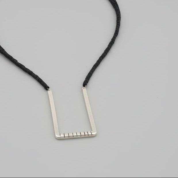 What are we keeping in Line / necklace / U
