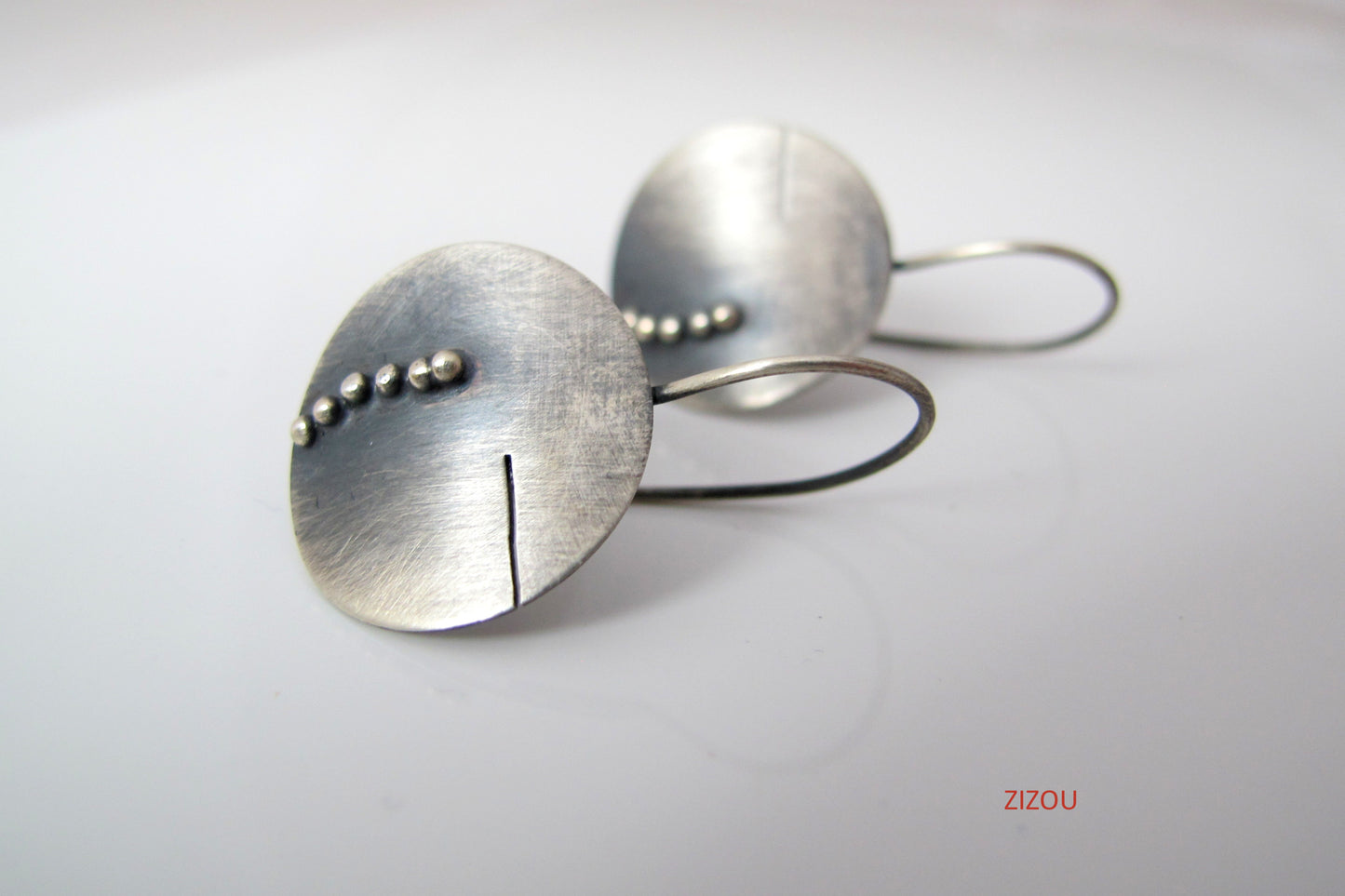 Dot / Earrings