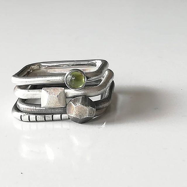 4U1 peridot / square / ring