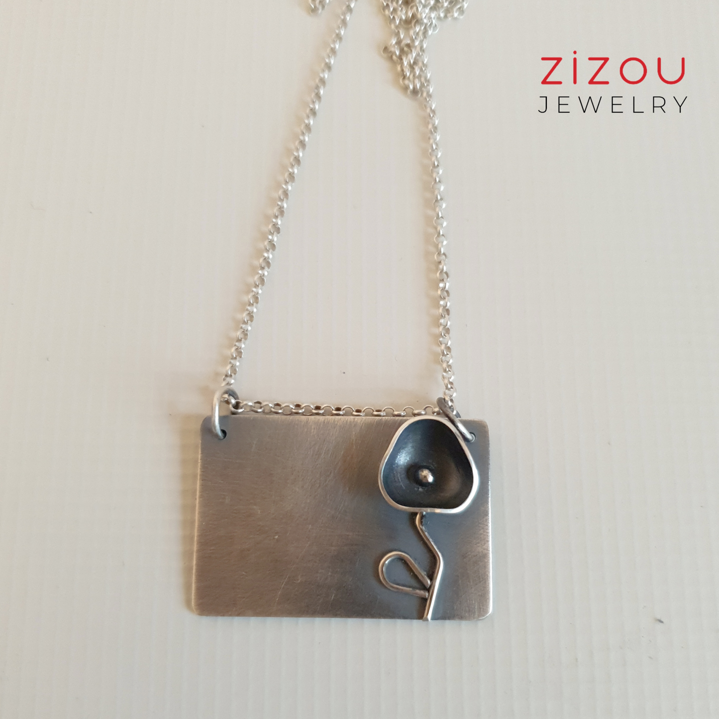 Black flower / necklace