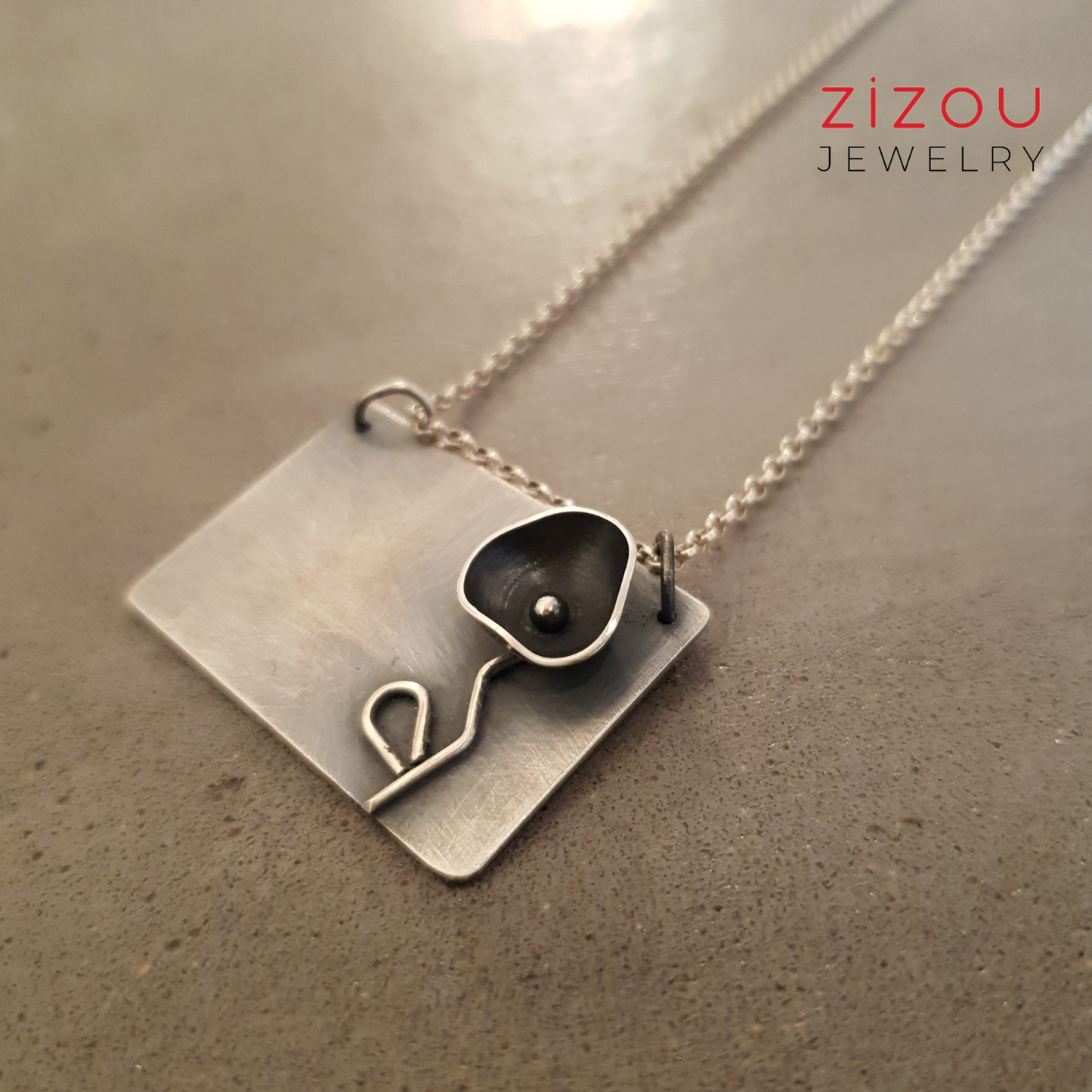 Black flower / necklace