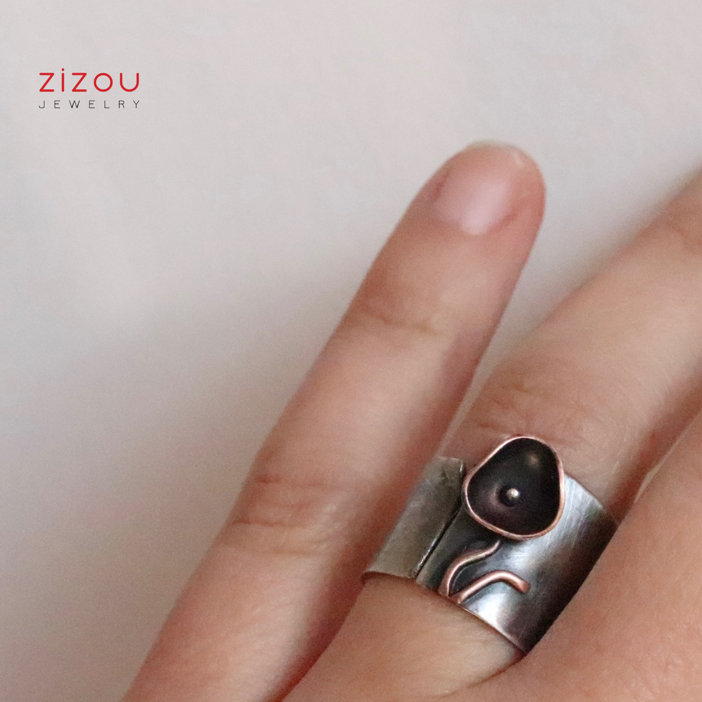 Black flower / metal mix / ring