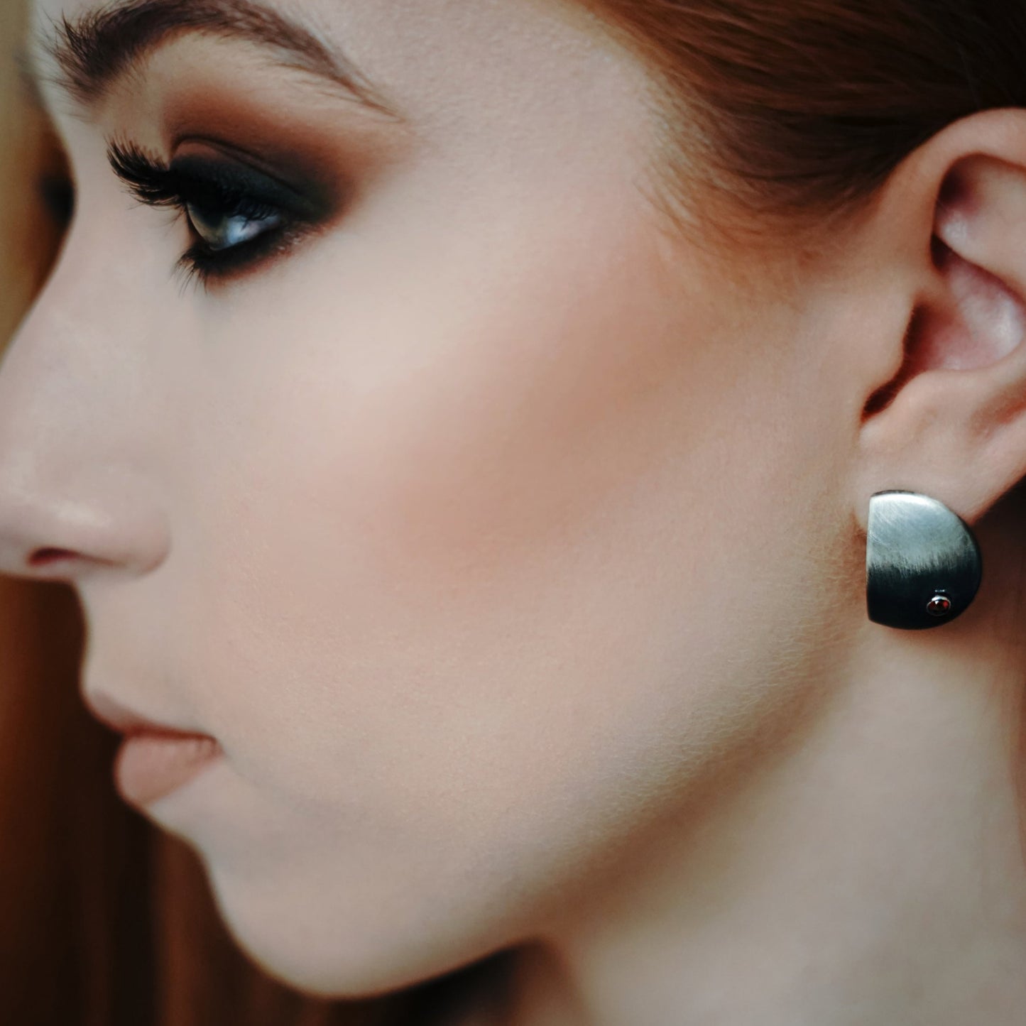 The Moon / garnet / earrings