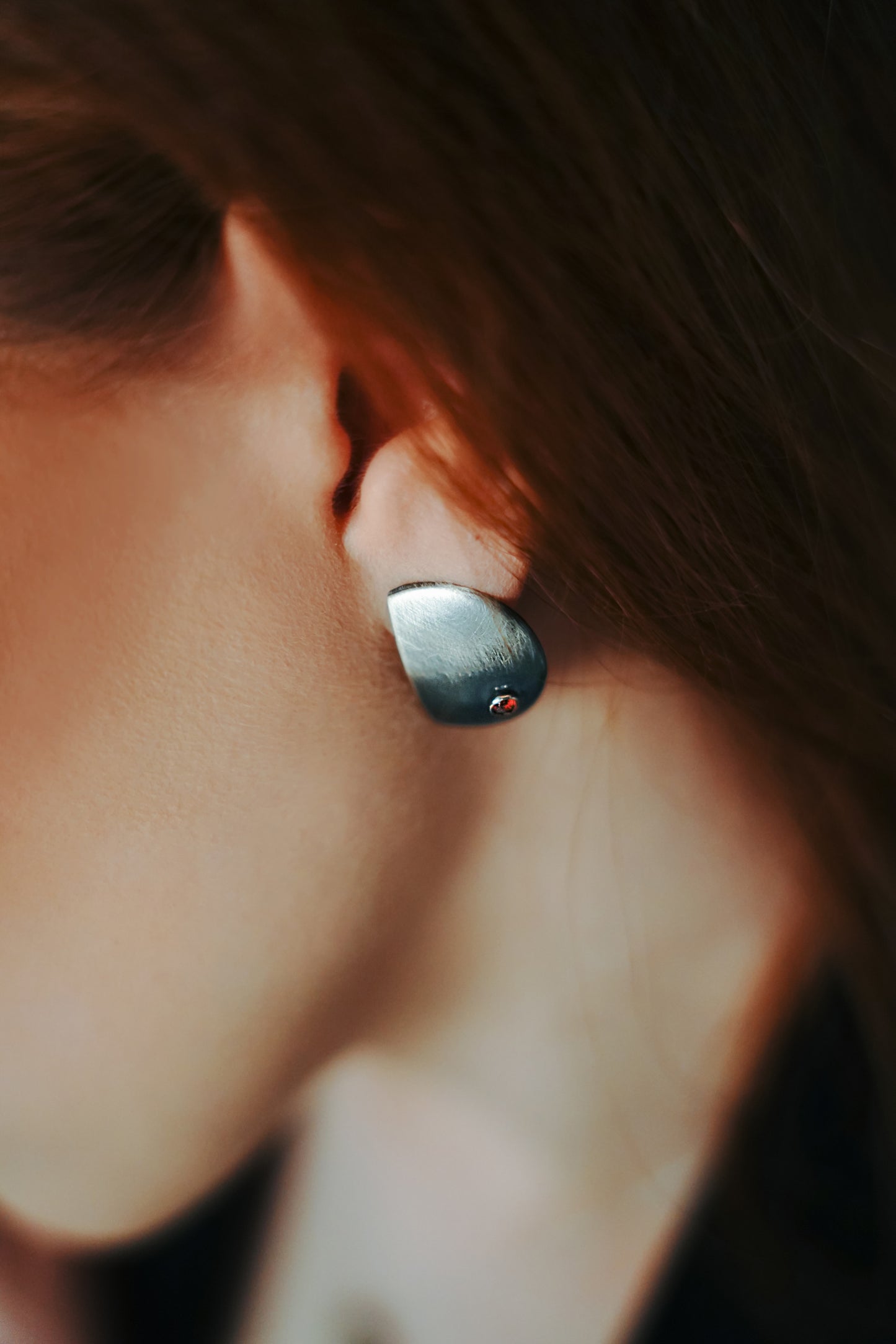 The Moon / garnet / earrings