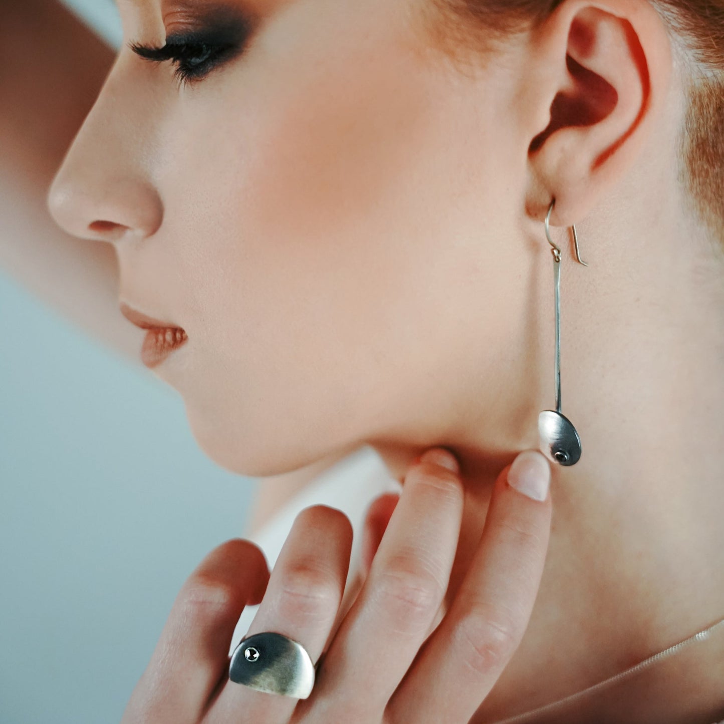 The Moon / Black spinel / earrings