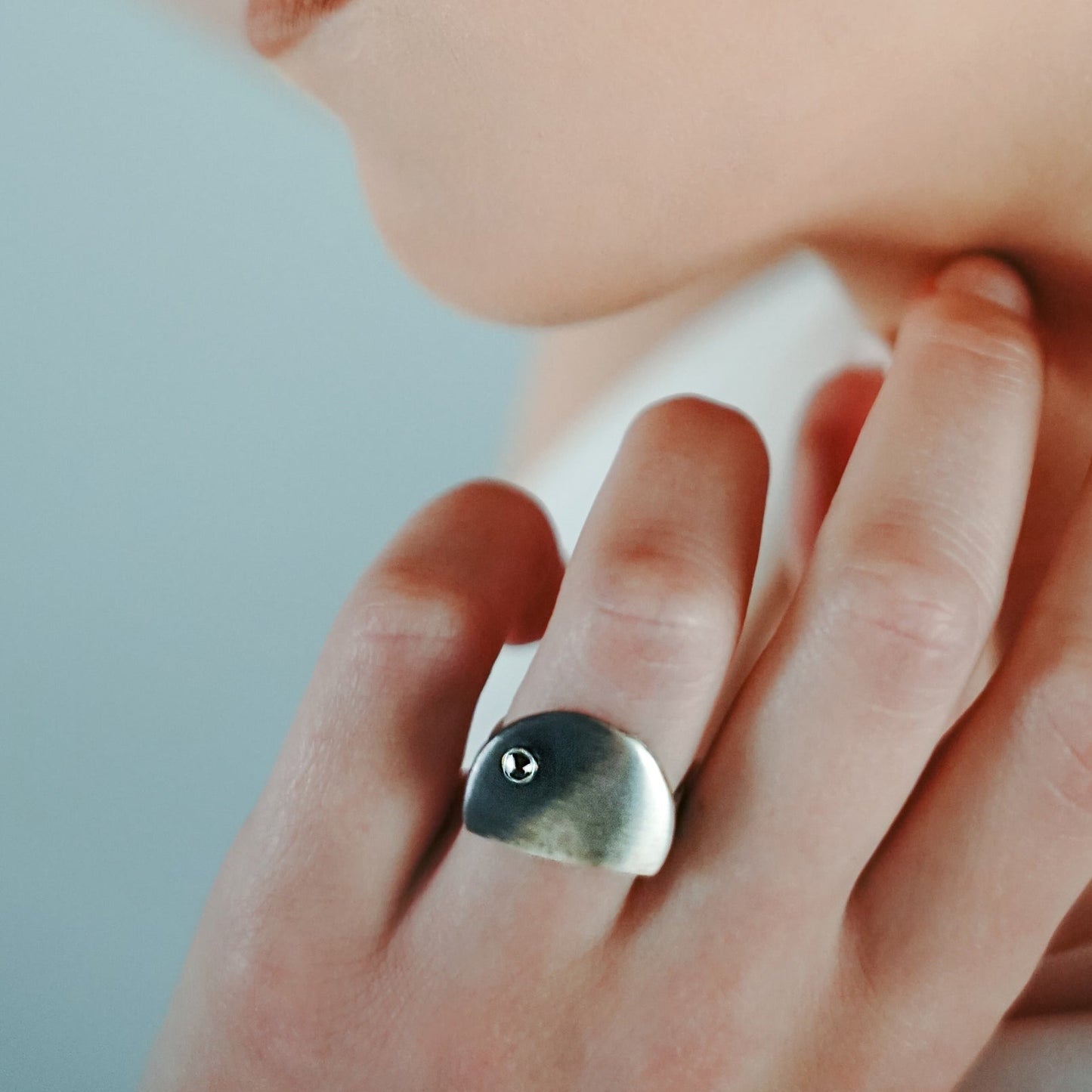The Moon / Black spinel / ring