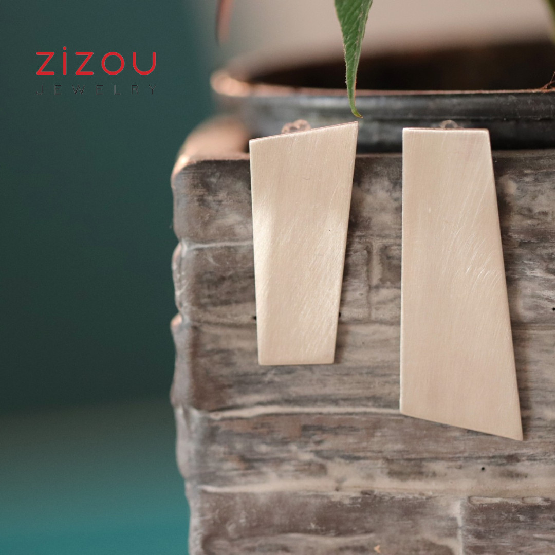 CUT OUT / earrings