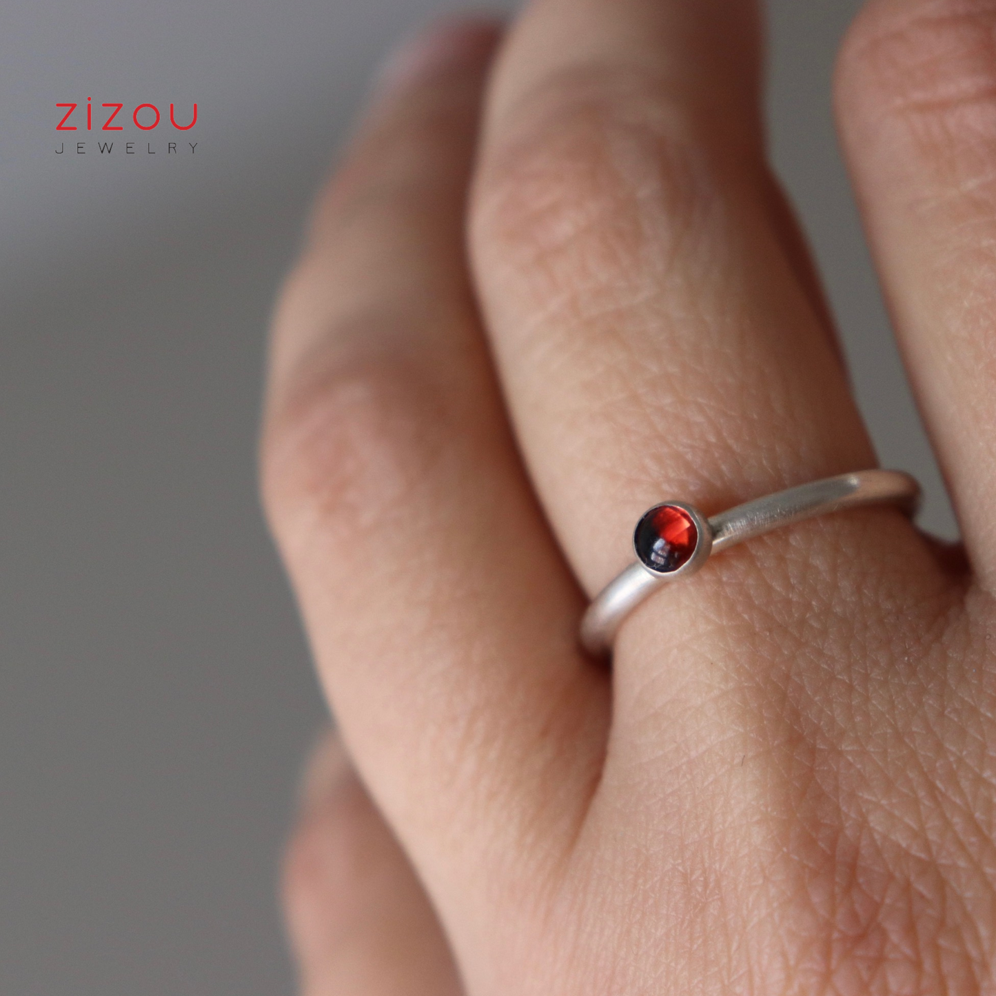 Minimal / garnet / round / ring