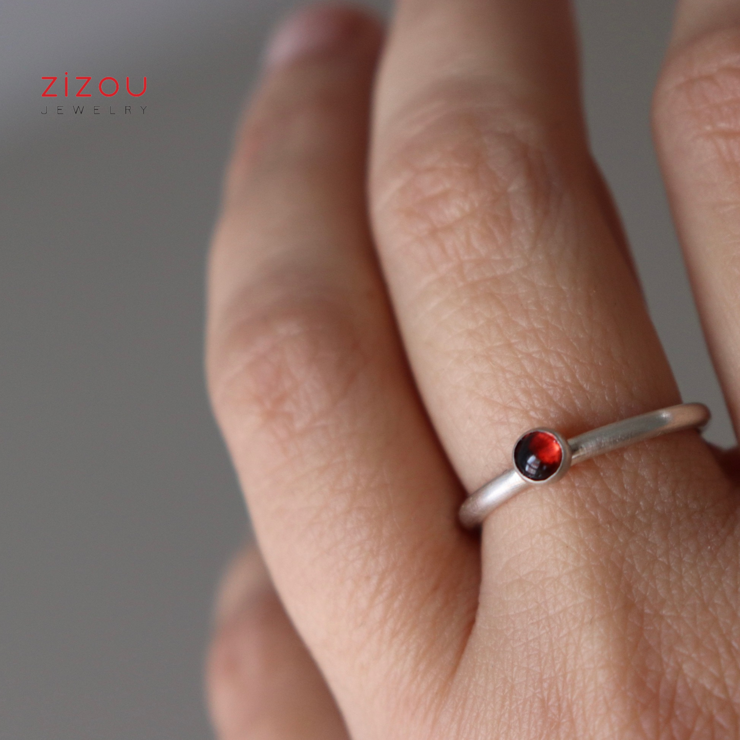 Minimal / garnet / round / ring