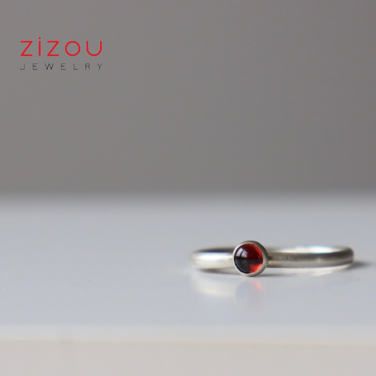 Minimal / garnet / round / ring