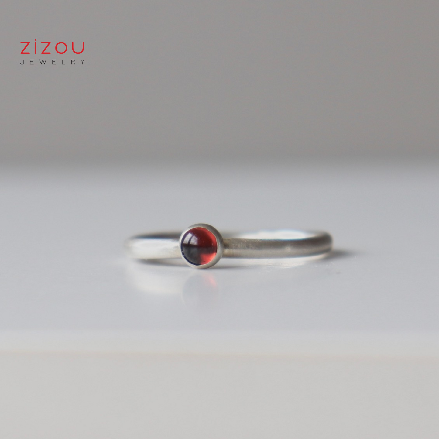 Minimal / garnet / round / ring