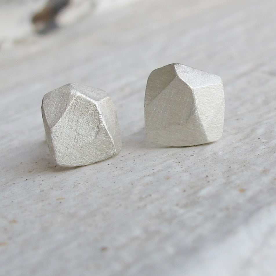 Stones M / earrings