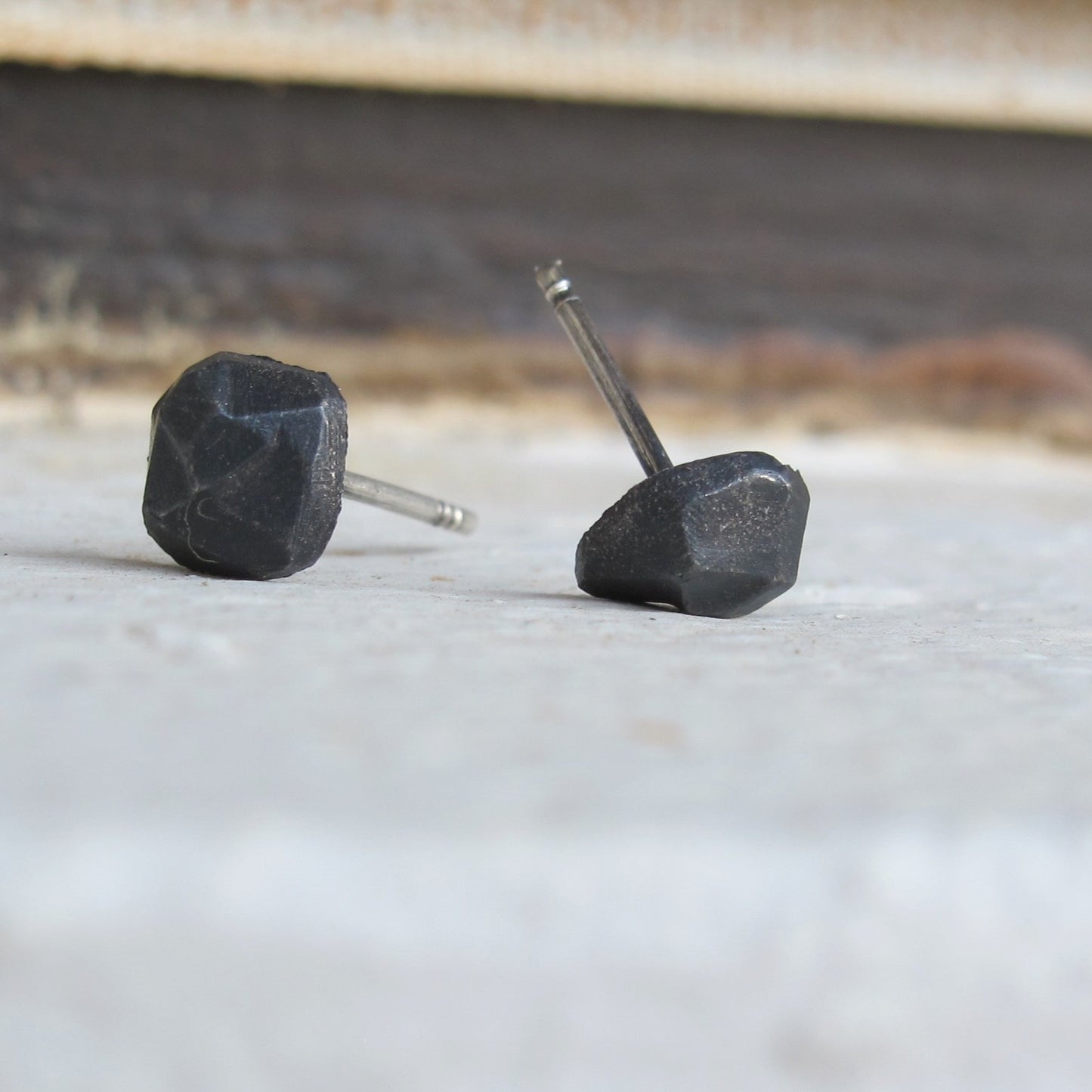 Stones S / Black / earrings