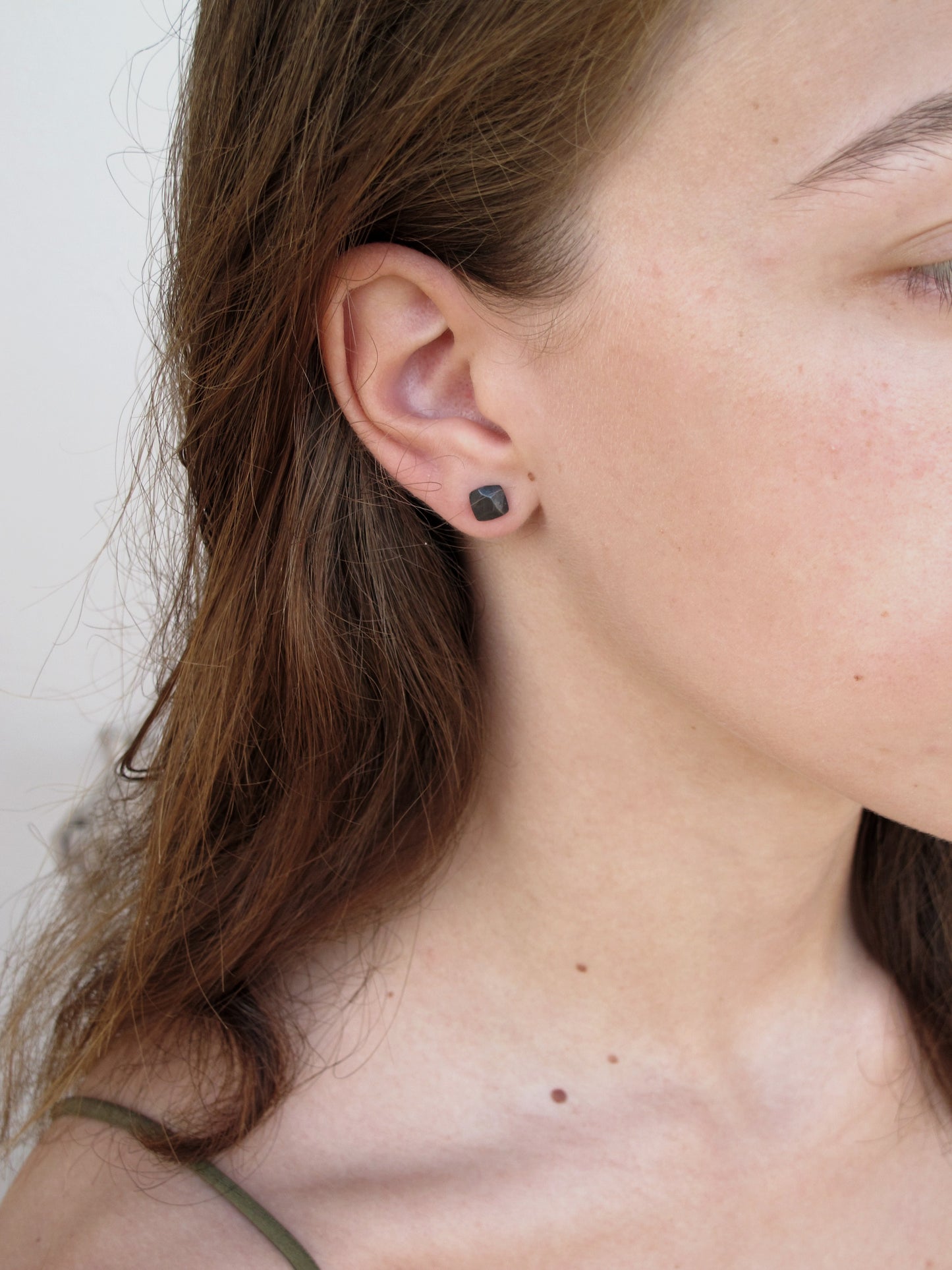 Stones M / Black / earrings