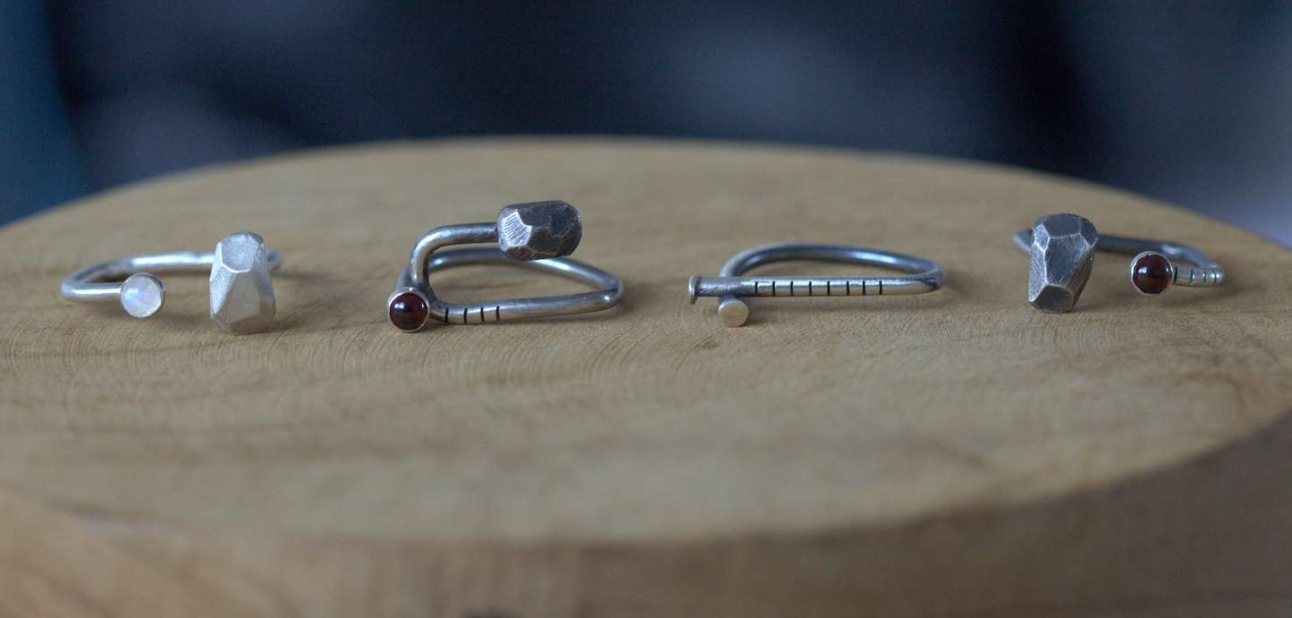 Stripes & Stones / garnet / ring