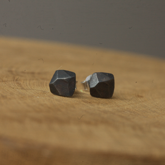 Stones M / Black / earrings