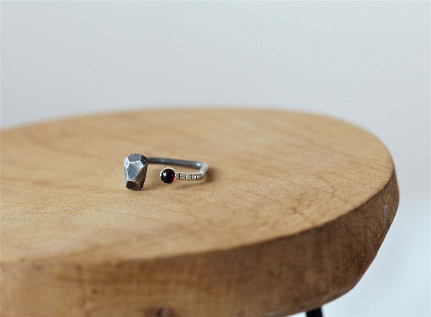 Stripes & Stones / garnet / ring