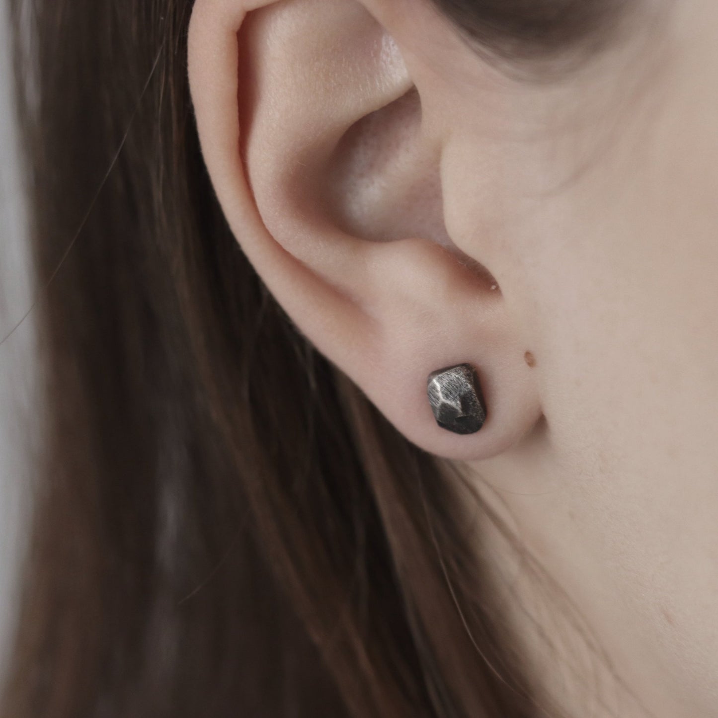 Stones / Black / Earrings